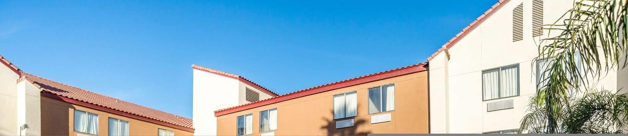Red Roof Inn Phoenix North - I-17 At Bell Rd Exterior photo