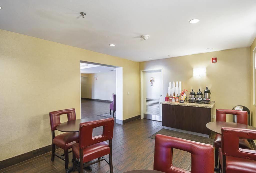 Red Roof Inn Phoenix North - I-17 At Bell Rd Exterior photo